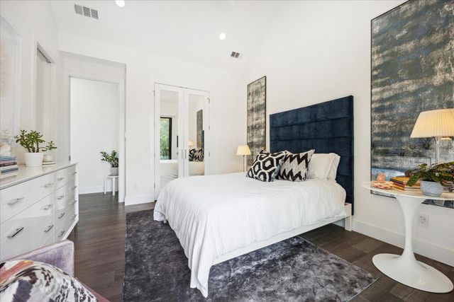 909 W Annie ST 2, Austin, TX 78704