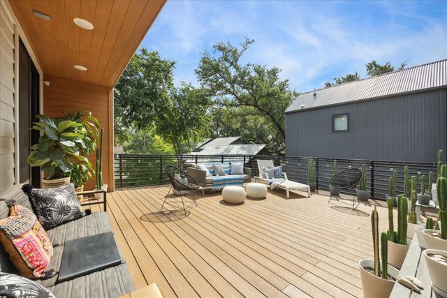 909 W Annie ST 2, Austin, TX 78704