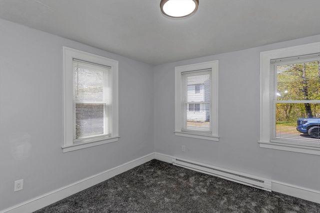 19 Church St, Agawam, MA 01001