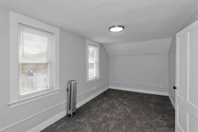19 Church St, Agawam, MA 01001
