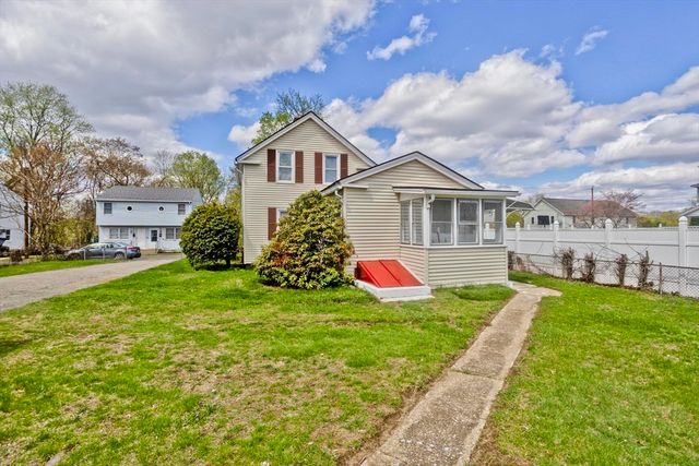 19 Church St, Agawam, MA 01001