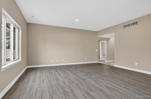 16535 Savor Lane 27, Clinton Township, MI 48035