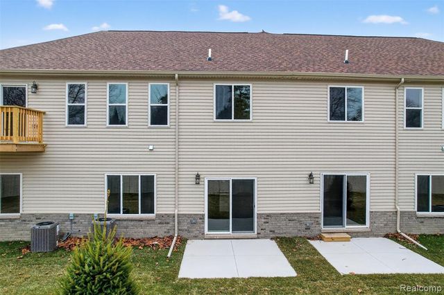 16535 Savor Lane 27, Clinton Township, MI 48035