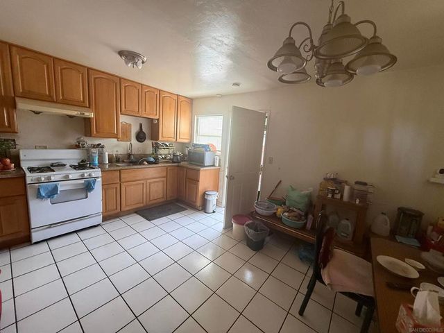 3105 Central, San Diego, CA 92105