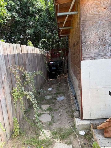 3105 Central, San Diego, CA 92105
