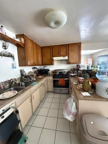 3105 Central, San Diego, CA 92105