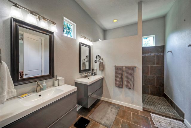 108 Pukoo DR, Bastrop, TX 78602