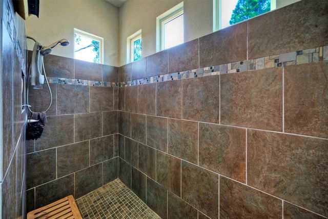 108 Pukoo DR, Bastrop, TX 78602