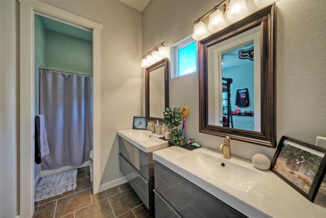 108 Pukoo DR, Bastrop, TX 78602