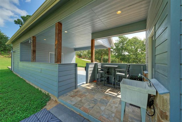 108 Pukoo DR, Bastrop, TX 78602