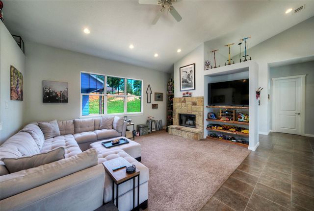108 Pukoo DR, Bastrop, TX 78602