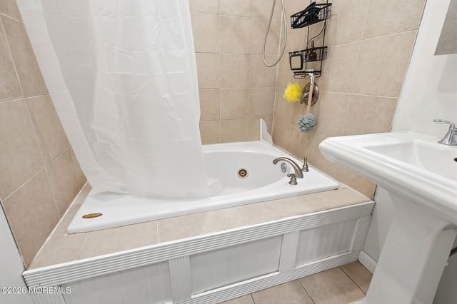 1417 Anchor Avenue, Beachwood, NJ 08722