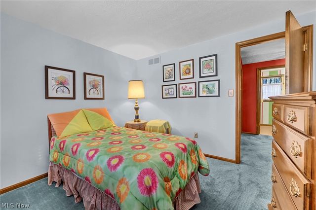 15888 Inglewood Drive, Strongsville, OH 44136