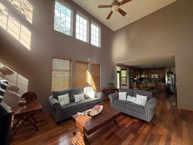 2023 Crosswind Drive, Plainfield, IL 60586