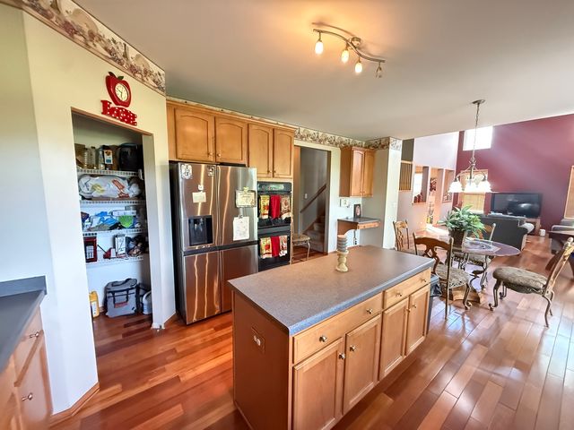 2023 Crosswind Drive, Plainfield, IL 60586