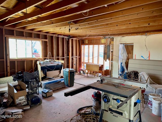 615 Grinnel Ave, Lovelock, NV 89419