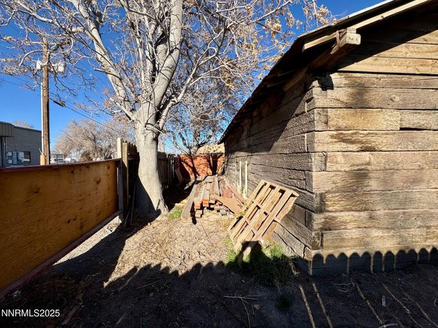 615 Grinnel Ave, Lovelock, NV 89419