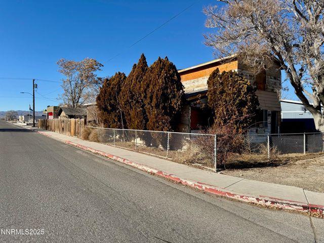 615 Grinnel Ave, Lovelock, NV 89419