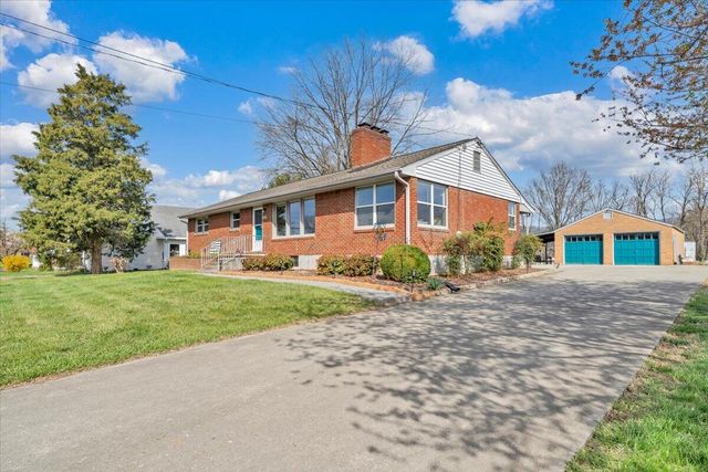 1311 Penley BLVD, Salem, VA 24153