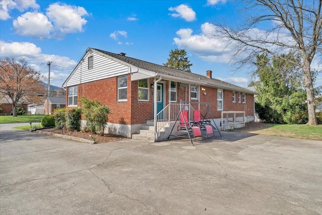 1311 Penley BLVD, Salem, VA 24153