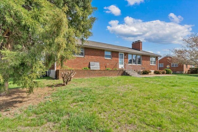 1311 Penley BLVD, Salem, VA 24153