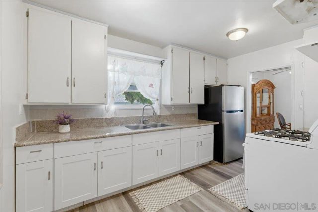 5549 Dream St, San Diego, CA 92114