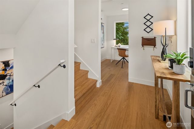 530 W Barrett Street, Seattle, WA 98119