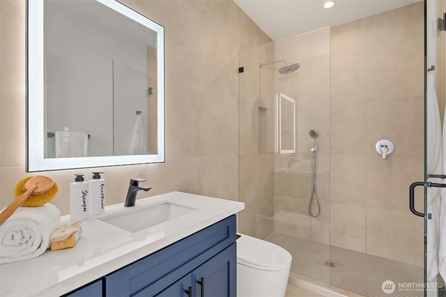 530 W Barrett Street, Seattle, WA 98119