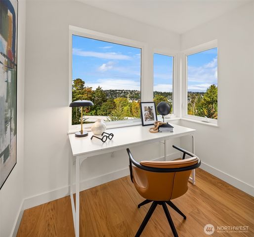 530 W Barrett Street, Seattle, WA 98119