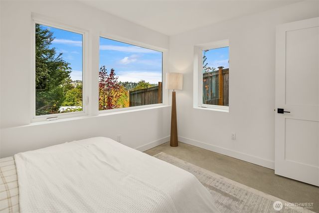 530 W Barrett Street, Seattle, WA 98119