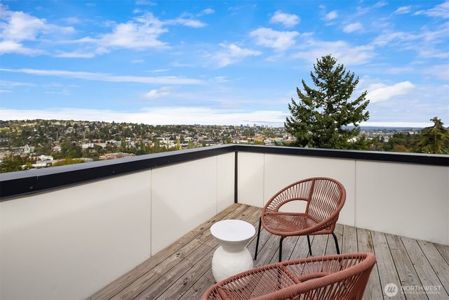 530 W Barrett Street, Seattle, WA 98119
