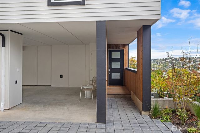 530 W Barrett Street, Seattle, WA 98119