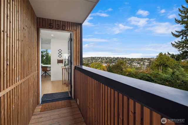 530 W Barrett Street, Seattle, WA 98119