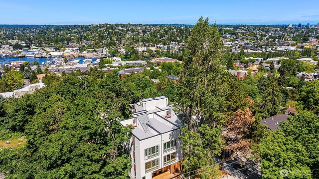 530 W Barrett Street, Seattle, WA 98119