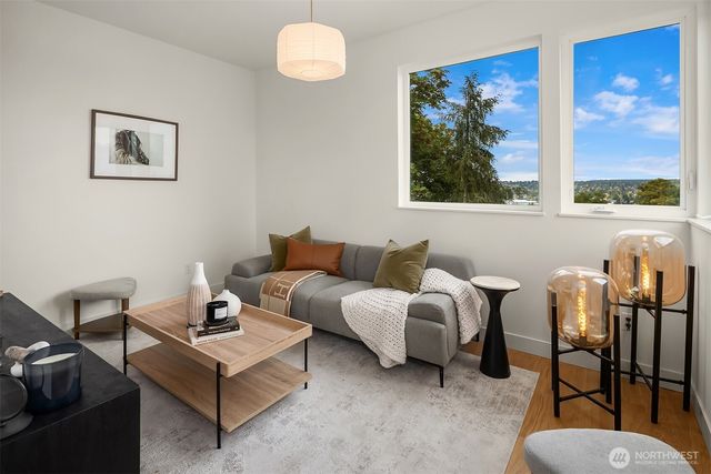 530 W Barrett Street, Seattle, WA 98119