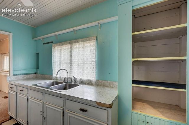 110 Duncan Avenue, Manitou Springs, CO 80829
