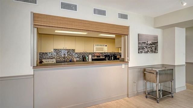 1000 LONGBOAT CLUB ROAD 304, Longboat Key, FL 34228