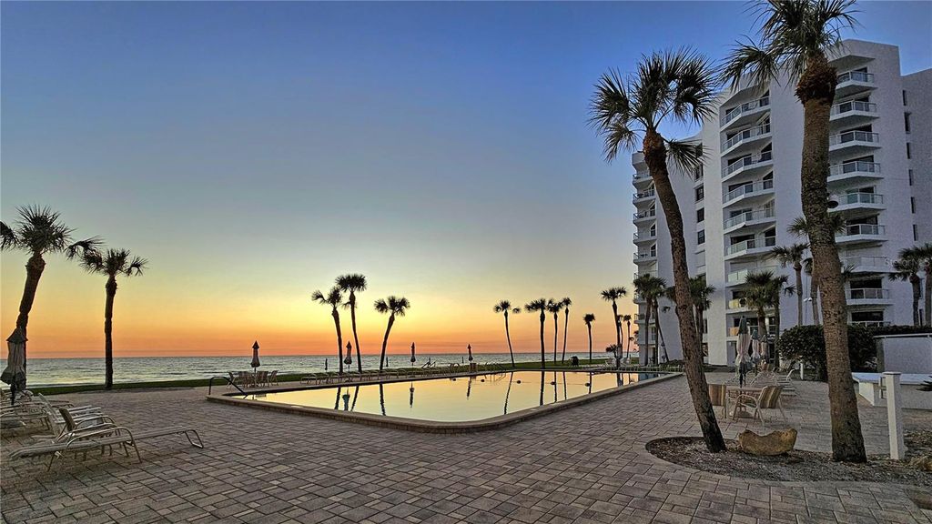 Image 15 of property listing at 1000 LONGBOAT CLUB ROAD 304, Longboat Key, FL 34228
