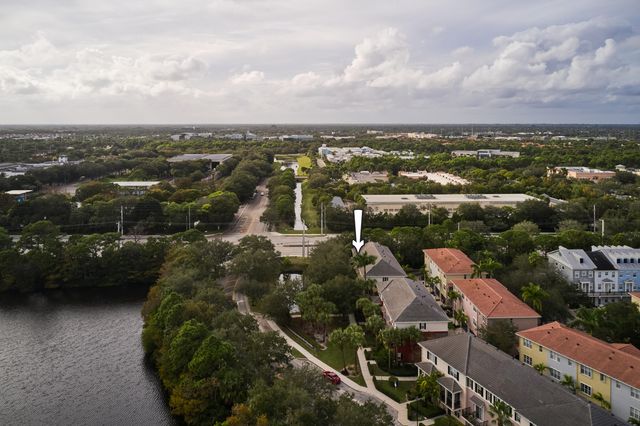 463 Schoolhouse Road, Jupiter, FL 33458