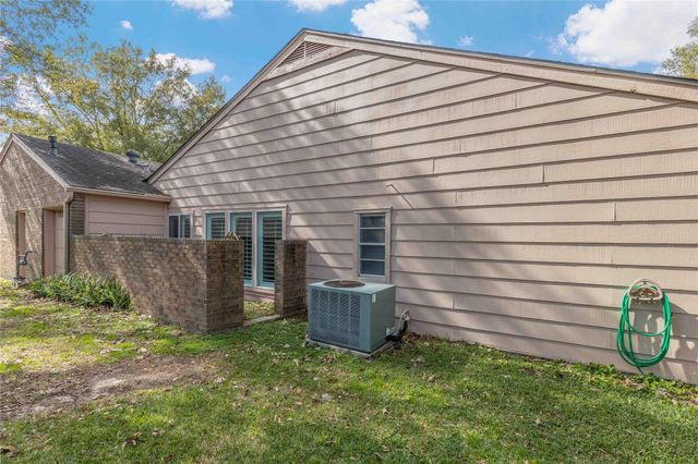 8009 Rebawood Drive, Humble, TX 77346