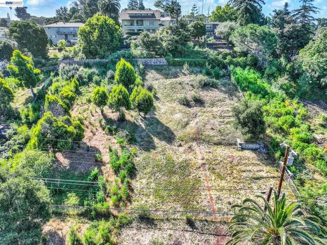 3144 Courtland, Oakland, CA 94619