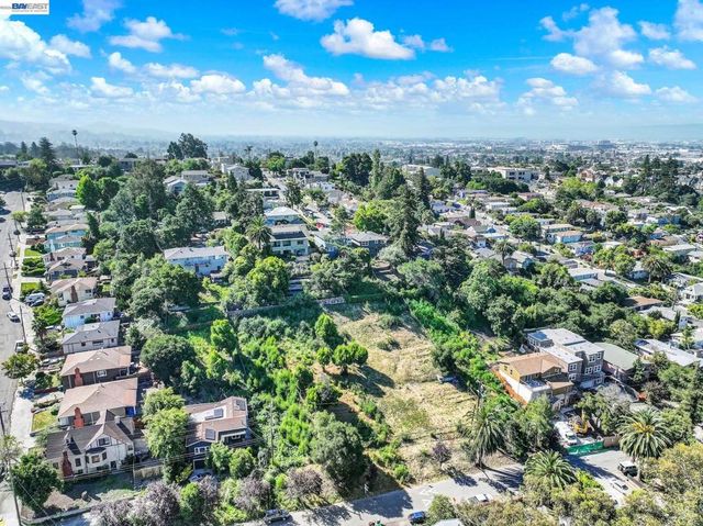 3144 Courtland, Oakland, CA 94619