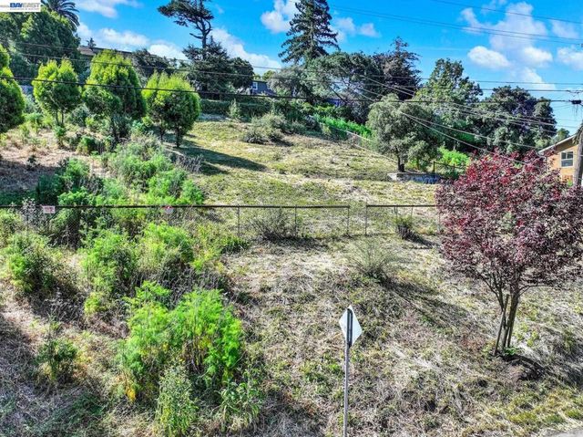 3144 Courtland, Oakland, CA 94619