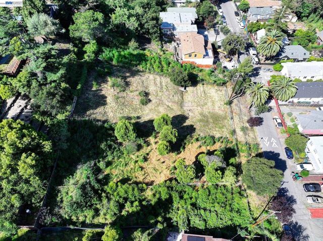 3144 Courtland, Oakland, CA 94619