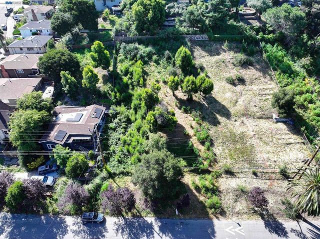3144 Courtland, Oakland, CA 94619