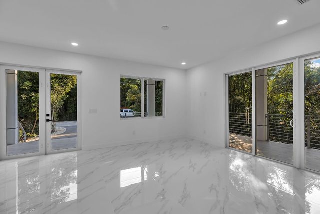 46 Transylvania Avenue, Key Largo, FL 33037