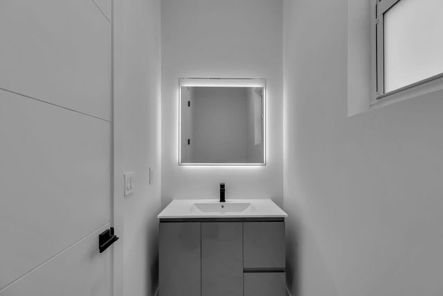 46 Transylvania Avenue, Key Largo, FL 33037