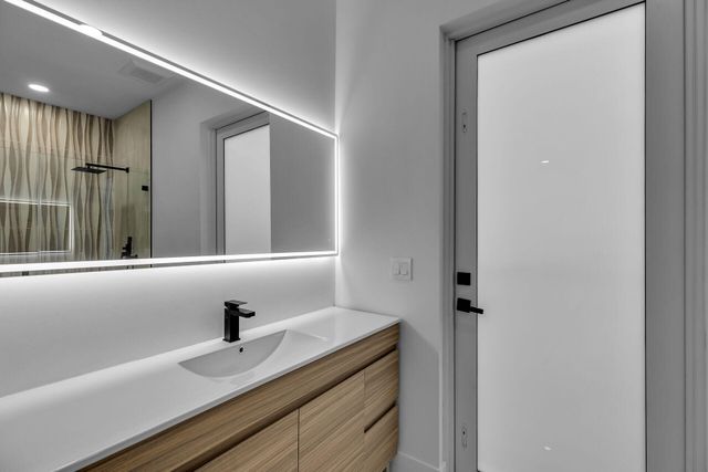 46 Transylvania Avenue, Key Largo, FL 33037