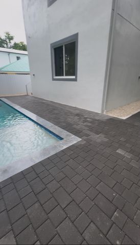 46 Transylvania Avenue, Key Largo, FL 33037