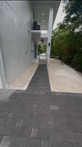 46 Transylvania Avenue, Key Largo, FL 33037